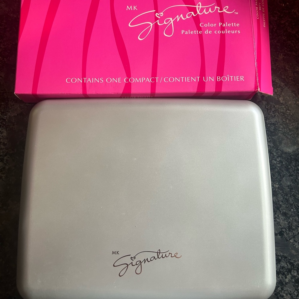 Mary Kay Signature Color Palette Compact
